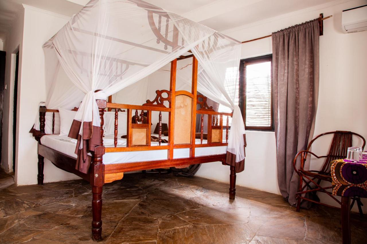 Moonshine Uroa Boutique Hotel Dış mekan fotoğraf